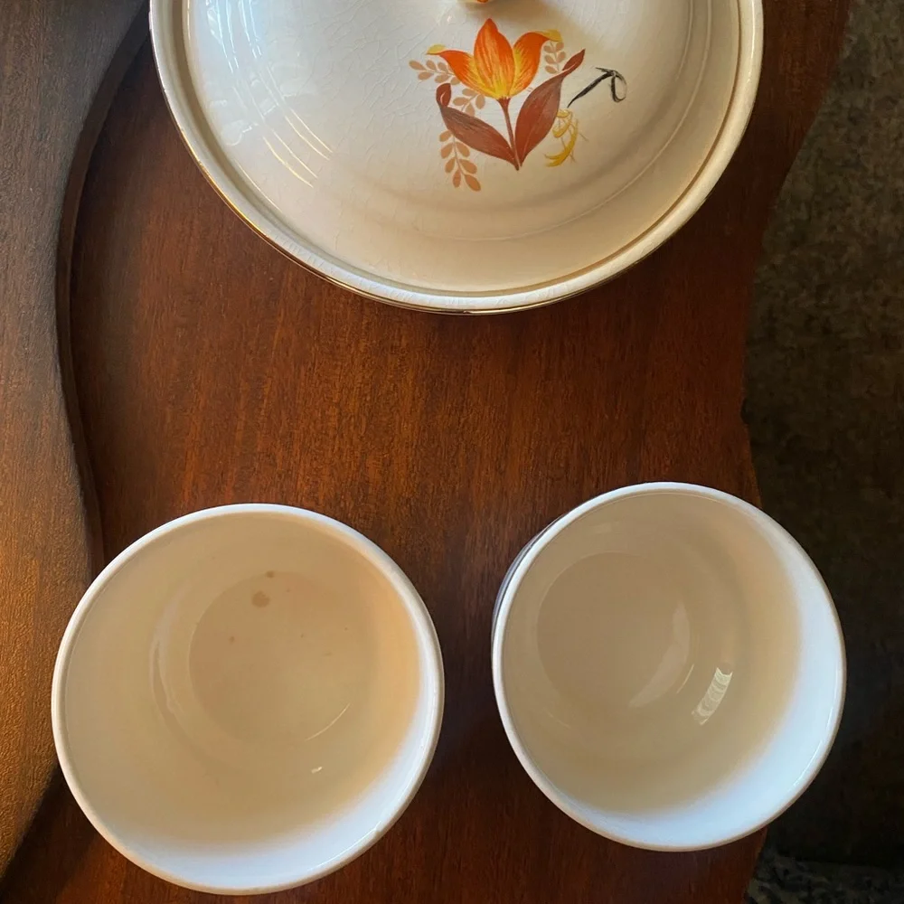 Vintage Bakerite Modern Tulip Ceramic lidded casserole & 2 bowls 22k gold trim
